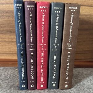 A Series of Unfortunate Events Book Set - Multicolor